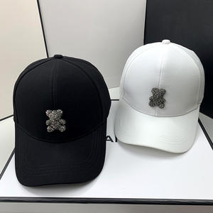OEM personnalisé de haute qualité casquettes de <span class=keywords><strong>soleil</strong></span> dames nouveau été mode ombre visage petits chapeaux printemps et automne strass ours casquette de baseball - Product Image 1