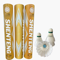 ST NO 1 Badminton est fabriqué avec des plumes d'oie de qualité A++ Il est très résistant et offre un vol stable
