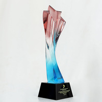 Trophée Étoile en Verre Glaçuré Arc-en-ciel avec Base Noire MH-J0323