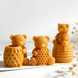 Bougie parfumée artisanale en forme d'ours, sans fumée, pour décoration de mariage, cadeau, décoration intérieure et cadeaux de fêtes - Product Image 1