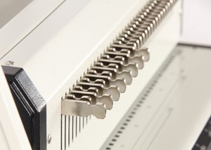 Nanbo Văn Phòng Trường Học Trang Chủ CW2500A Lược Và Dây <span class=keywords><strong>3</strong></span> <span class=keywords><strong>1</strong></span> Nhựa Comb Đôi Xoắn Ốc Vòng Dây Ràng Buộc Máy - Product Image 6