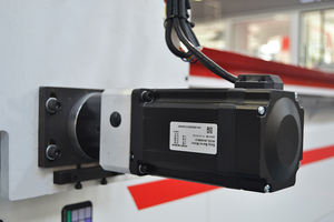 เครื่อ<span class=keywords><strong>ง</strong></span>แกะสลักงานไม้แบบเปลี่ย<span class=keywords><strong>น</strong></span>หัวเครื่อ<span class=keywords><strong>ง</strong></span>มือด้วยมือ รุ่น 1325 ระบบ ATC 3 แก<span class=keywords><strong>น</strong></span> CNC Router - Product Image 4