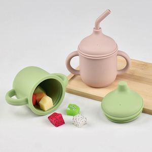 Gobelet d'apprentissage pour bébé en silicone de qualité alimentaire avec paille et double poignée, personnalisable, sans BPA, pour l'apprentissage de la boisson des enfants, 150 ml, couleur unie - Product Image 1