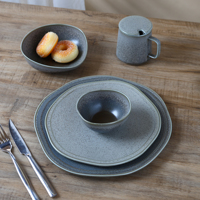 Vaisselle d'hôtel japonaise irrégulière unique pour le dîner, assiettes à pâtes vintage, ensembles de vaisselle en céramique pour le restaurant