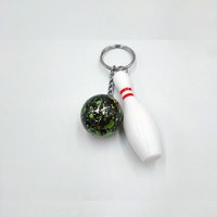Llavero de bola de bolos al por mayor, llaveros de plástico PVC con mini pelota deportiva simulada para colgantes deportivos y anillos de llaves