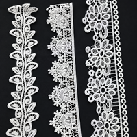 Dentelle florale délicate, logo brodé personnalisé en usine, dentelle soluble dans l'eau pour la couture de vêtements pour enfants