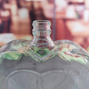 Bouteille en verre pour boisson, Unique, <span class=keywords><strong>de</strong></span> 500ml, en forme <span class=keywords><strong>de</strong></span> cœur, pour liqueur, <span class=keywords><strong>de</strong></span> couleur noire - Product Image 3