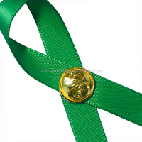 Rubans de sensibilisation personnalisés en polyester vert satiné avec boucle papillon et logo pour rubans de sensibilisation