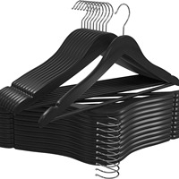 Venta al por mayor percha de madera de un solo nivel soporte de Metal Vintage Hotel ropa para adultos traje colgante logotipo personalizable tienda uso tela