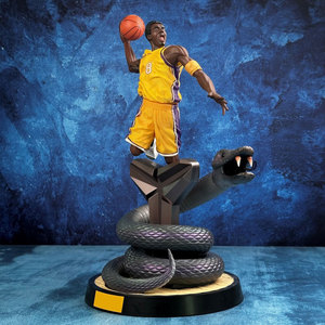 SY Action Figure di <span class=keywords><strong>Kobe</strong></span> <span class=keywords><strong>Bryant</strong></span> da 38 cm N.8 Black Mamba Stella del Basket Ornamento da Collezione Ideale per Fan - Product Image 4