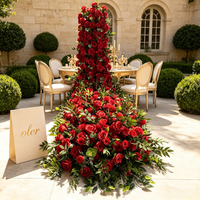 Décoration florale de luxe personnalisée en soie pour arche de mariage et allée, avec rangée de fleurs au sol et boule de fleurs pour table