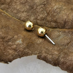 Chuỗi khuyên tai Caledo không cần ren, vàng 14k nguyên chất, kiểu dáng cổ điển, đầu bi vàng 14k nguyên chất, đánh bóng cao cấp, 5 cái - Product Image 2