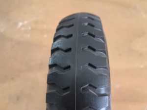 Pneu et roue de brouette pneumatique en caoutchouc de 10 à 16 pouces, sans chambre à air, avec une capacité de charge de 200 kg, pour chariot, tondeuse à gazon, chariot à main - Product Image 4