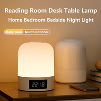Lampe de Chevet LED avec Horloge Électronique et Télécommande, Protection des Yeux, pour Chambre, Soin Bébé, Dortoir, Bureau et Travail
