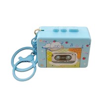 Porte-clés mini-cassette Ours de dessin animé, design radio rétro, breloque de sac à dos tendance, pendentif de voiture