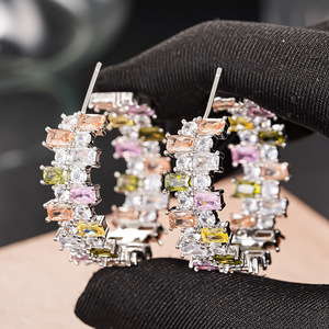 Pendientes de Aro Coloridos con Diseño de Dopamina para Mujer, Grandes, Elegantes y Modernos - Product Image 4