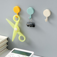 Crochet adhésif mural Crochet collant Étagère portante Crochets muraux solides en plastique pour salle de bain et cuisine