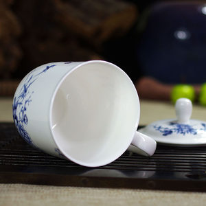Tasse à thé en porcelaine bleue et blanche de Jingdezhen avec poignée et couvercle, pour usage en conférence/bureau, logo personnalisé imprimé, modèle B10-20 - Product Image 4