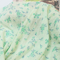 Nouveau tissu en mousseline froissée à petites fleurs imprimées pour robes, chemisiers et chouchous pour femmes – Collection Printemps-Été