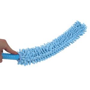 Brosse de nettoyage multifonctionnelle à long manche pour dépoussiérage, plumeau flexible en microfibre chenille avec tête pliable - Product Image 2