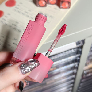 HERORANGE ลิปกลอสเนื้อแมท 5 สี ลิปสติกเนื้อฉ่ำวาวแบบแก้ว ให้ริมฝีปากอิ่มฟู แต่งหน้าสำหรับฤดูใบไม้ร่วงและฤดูหนาว - Product Image 3