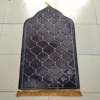 Tapis de prière pour musulmans, confortable et de qualité supérieure, avec design tendance 2026, idéal pour le quilting et les loisirs créatifs, un cadeau idéal.