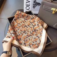 Foulard carré 90x90 en satin de soie de mûrier 100% 18 mommes pour femme, motif vintage de créateur de luxe, bandana pour la tête et le cou, châle, cadeau élégant