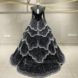 Robe de soirée longue noire JFH86 avec perles florales, dentelle, appliques de cristaux et traîne chapelle naturelle - Product Image 2
