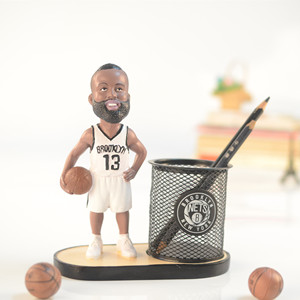 Figurine de joueur de basket-ball en résine faite à la main, porte-stylo, statue de star sportive pour bureau, cadeau personnalisé pour les fans, décoration de bureau et de maison - Product Image 4