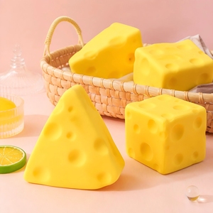 Ensemble anti-stress en forme de fromage |   Jouet à presser multi-formes à récupération lente |   Décoration de bureau sur le thème alimentaire pour la relaxation, vente en gros - Product Image 4