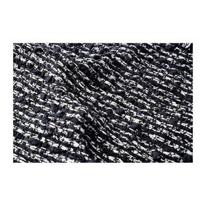 Tela Tweed de Primera Calidad Hecha en Corea, Negra y Marfil, con Tejido Texturizado de Nudos en Escalera, OEM y ODM, Textil Tejido Personalizado - Product Image 4