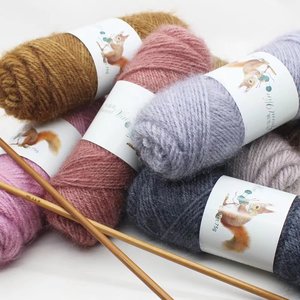 75g Usine Vente En Gros Fil Mélangé Laine Grossière Fil De Soie Tissé À La Main Chapeau Écharpe Châle Écureuil Laine Polyester Fil Brillant Brut - Product Image 3