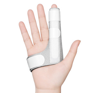 อุปกรณ์พยุงนิ้วมือแบบครอบฝ่ามือ ยี่ห้อ Guan Ai ทำจากอะลูมิเนียม สำหรับการตรึงกระดูกหัก ข้อเคล็ด หรือเส้นเอ็นฉีกขาด - Product Image 1