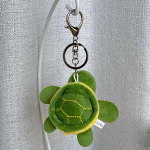 Porte-clés en peluche mignon en forme de petite tortue, figurine de dessin animé douce avec décoration suspendue en forme 3D - Product Image 1