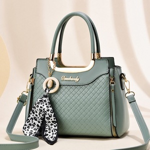 <span class=keywords><strong>Sac</strong></span> à bandoulière portable en <span class=keywords><strong>cuir</strong></span> <span class=keywords><strong>souple</strong></span> grande capacité avec fermeture éclair pour <span class=keywords><strong>femme</strong></span>, tendance transfrontalière Taizhou, nouvelle mode quotidienne 2024 - Product Image 3