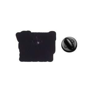Trois styles de broches émaillées chrétiennes avec slogan de foi, motifs batterie, journal et clapperboard, pour la décoration de sacs à dos - Product Image 5