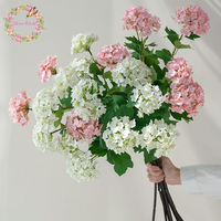 Centre de table floral fait main pour mariage, 3 têtes d'hortensias en latex au toucher réel, fleurs boule de neige blanches et vertes pour la décoration intérieure