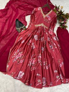 Robes pour femmes Costume droit en rayonne et coton avec Dupatta pour vêtements de fête de l'exportateur et du fabricant indiens - Product Image 3