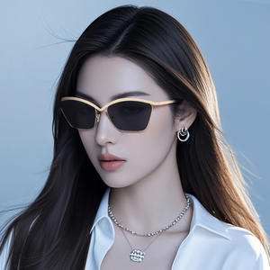 Gafas de sol estilo ojo de gato retro europeas y americanas para mujer, montura metálica, protección UV400, color negro, tipo 3. - Product Image 1