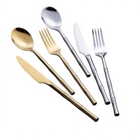Ensemble de couverts créatifs en acier inoxydable 304 avec manche en bambou, design minimaliste moderne, finition miroir - Couteaux à steak et fourchettes pour cuisine occidentale