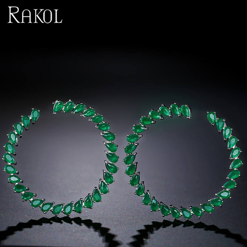 สีเขียว