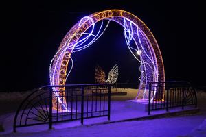 Luces LED circulares en forma de arco, diseñadas a medida, para decoraciones navideñas y festivas de interior y exterior, con clasificación IP65. - Product Image 1