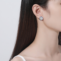 Anting-anting stud moissanite potongan bulat brilian VVS dengan halo bunga, bersertifikat GRA, perak sterling 925, untuk wanita dan pria (grosir)