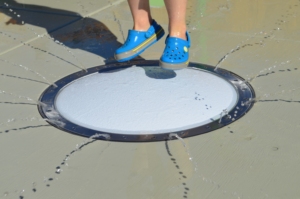 Fontaine interactive au sol pour enfants, à activation par les pieds, avec pompe à jets d'eau, équipement <span class=keywords><strong>de</strong></span> jeu aquatique pour <span class=keywords><strong>aire</strong></span> <span class=keywords><strong>de</strong></span> <span class=keywords><strong>jeux</strong></span> - Product Image 2