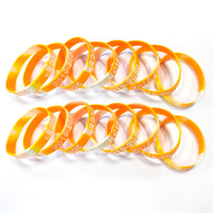 Vente en gros de bracelets en caoutchouc et de bracelets de baseball en silicone Bracelets en <span class=keywords><strong>plastique</strong></span> personnalisés Bracelets en caoutchouc personnalisés - Product Image 2