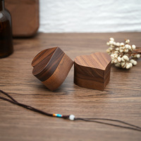 Personalisierte Schwarznuss-Holz Herzförmige Hochzeits-Schmuckbox für Geschenke zur Heiratsantrag Verlobung Hochzeitszeremonie