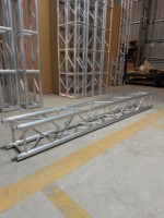 Structure de toit plate en aluminium facile à monter pour écran LED, éclairage de scène, sonorisation, concerts en plein air, mariages et expositions.