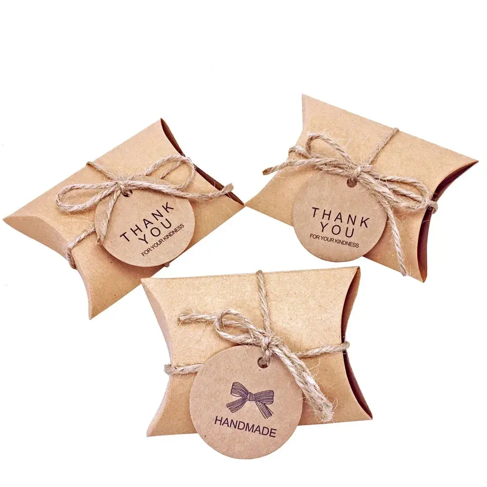 Schöne Kraftpapier-Kissen-Süßigkeit-Schachtel Hochzeit Gefälligkeiten Geschenkboxen mit Jute-String-Tags für Heimparty Geburtstag Verpackung