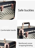 Boîte de toilettage pour chevaux en aluminium de luxe personnalisable avec un design durable, léger et imperméable pour le rangement des produits d'équitation