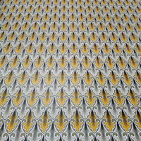 Contreplaqué recouvert de polyester 4 * 8ft Epaisseur 2.5mm 3mm Contreplaqué décoratif à face de papier fleur pour mur et plafond